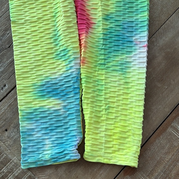 TikTok Ruched Butt Leggings NWT - Picture 2 of 8